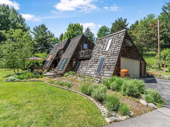 5861 S Elm Valley Rd, Suttons Bay, MI 49682