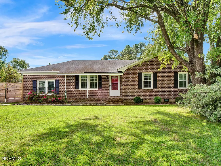 4646 Manchester Dr — Photo 17