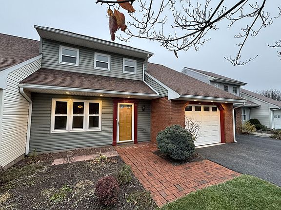 3rd image of 206 Birchtree Ln