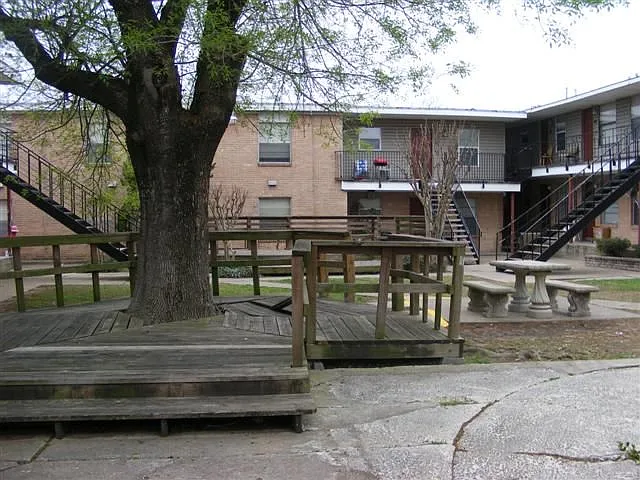 Tree Seating
