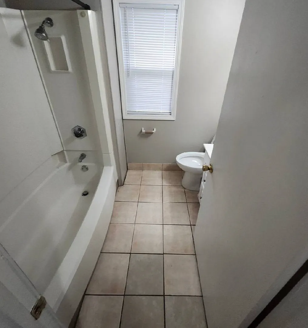 2 Bed 1 Bath — Photo 3
