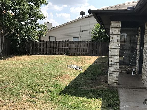 4th image of 6726 Crestmont Ct