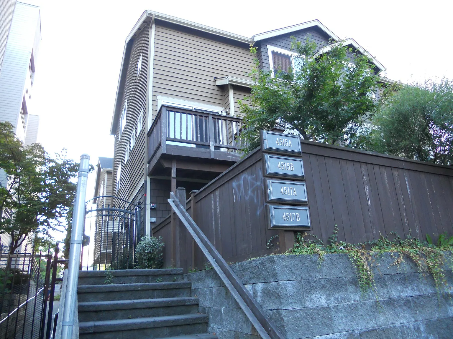 4517A 8th Ave NE — Photo 3