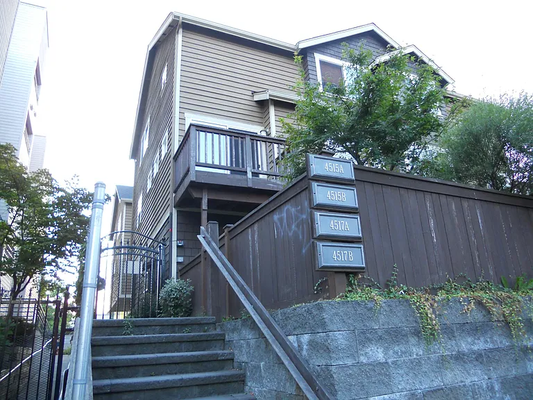 4517A 8th Ave NE #A — Photo 3