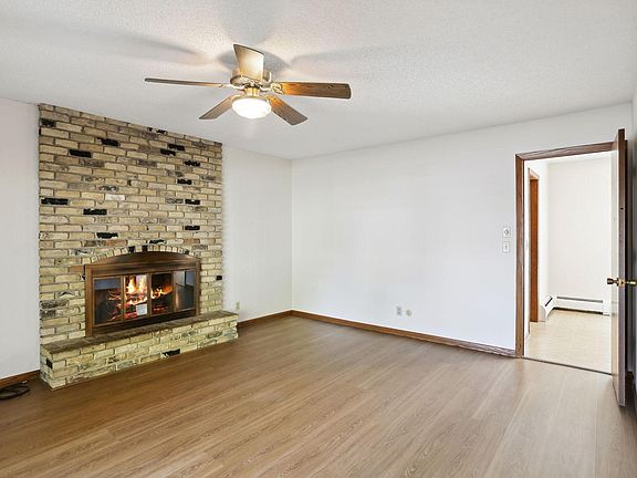 3rd image of 734 Burke Ave E