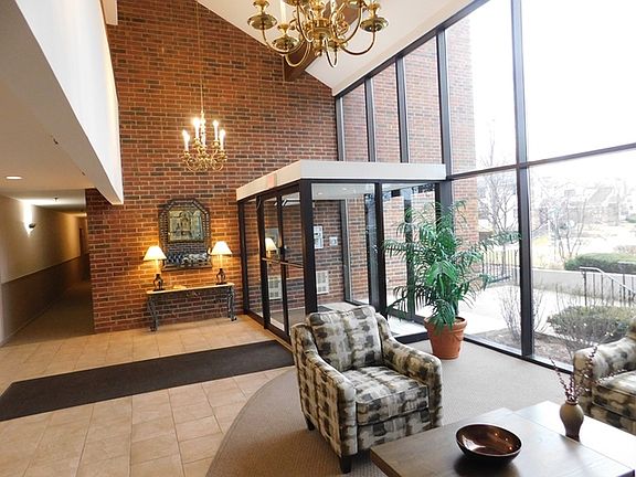 3rd image of 3070 Pheasant Creek Dr APT 202