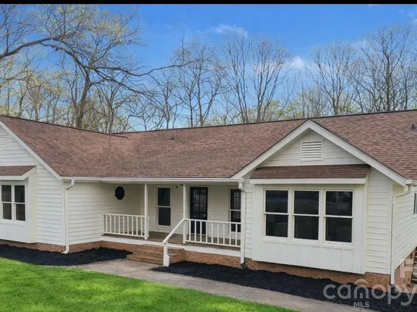 7220 Timber Ridge Dr, Mint Hill, NC 28227