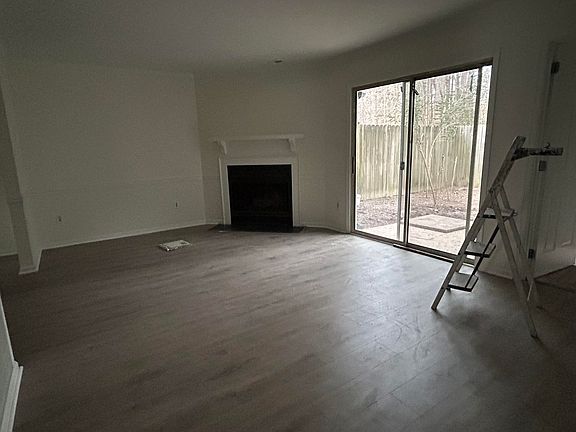 5th image of 447 Youngs Mill Ln