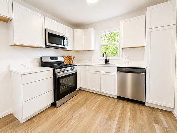 5th image of 2427 E 25th St N