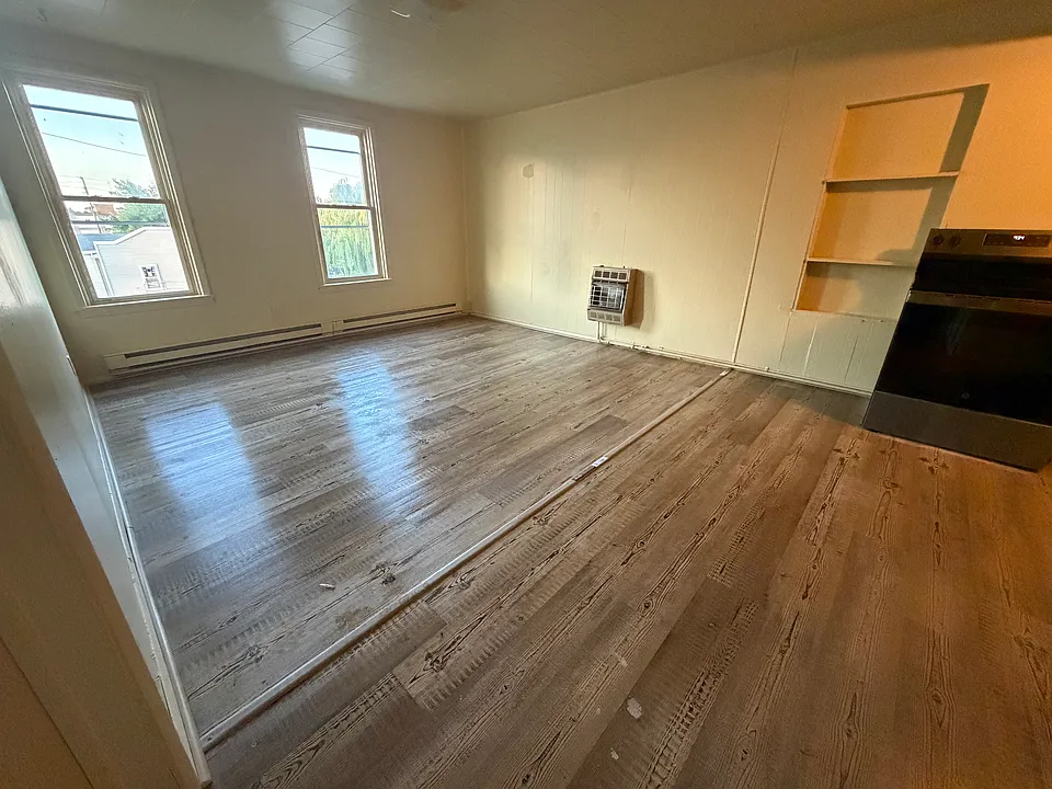 304 E Main St #2