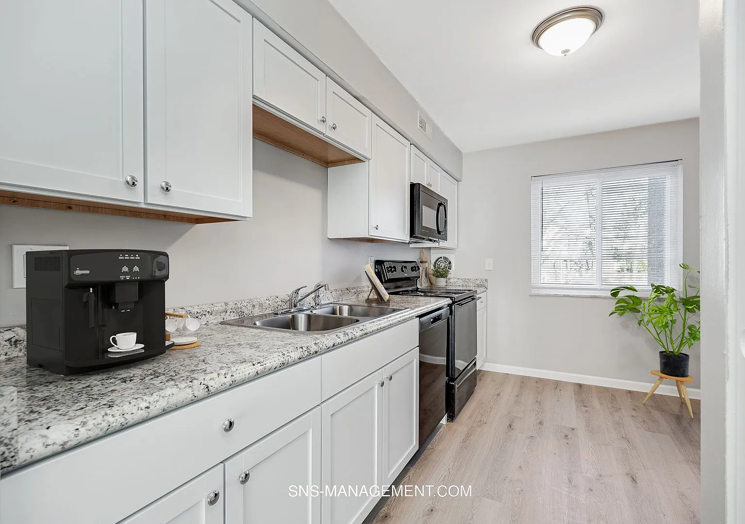 Woodmere Apartments — Photo 4