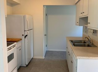 18W022 14th St, Villa Park, IL 60181