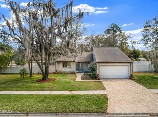 10511 Tanglewilde Dr W, Jacksonville, FL 32257