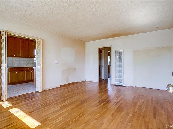 4th image of 8724 Van Horn St