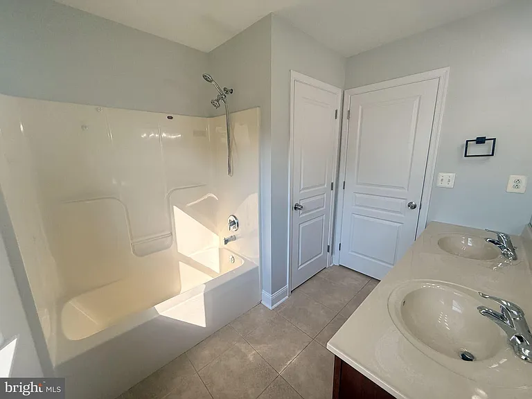 8 Mechanic St — Photo 15