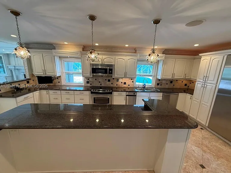 17501 SW 54th St — Photo 36