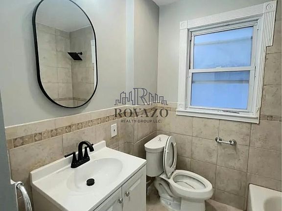 4th image of 279 Amherst St Floor 2