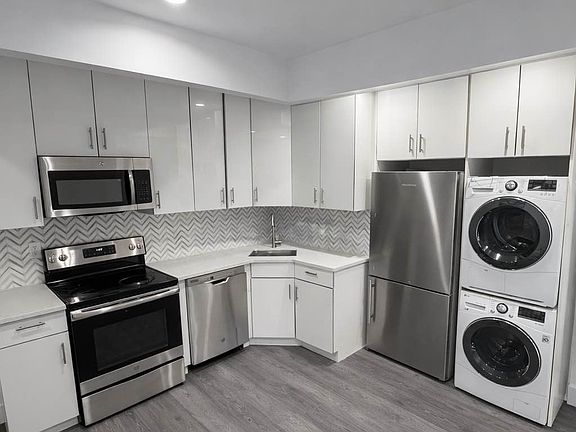 2nd image of 65 Seaman Ave APT 5E