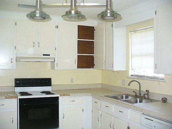 2nd image of 181 Aryola Dr