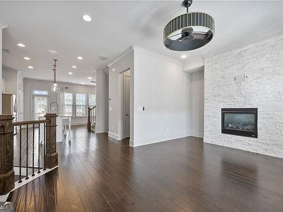 5th image of 2142 Coventry Dr