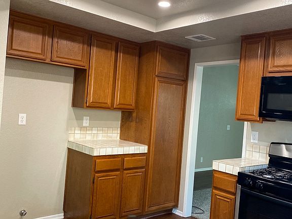 3rd image of 6732 Burke Ct