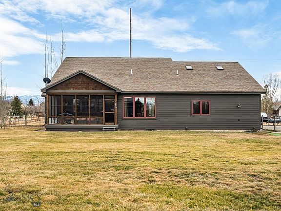 3rd image of 67 Upper Rainbow Rd