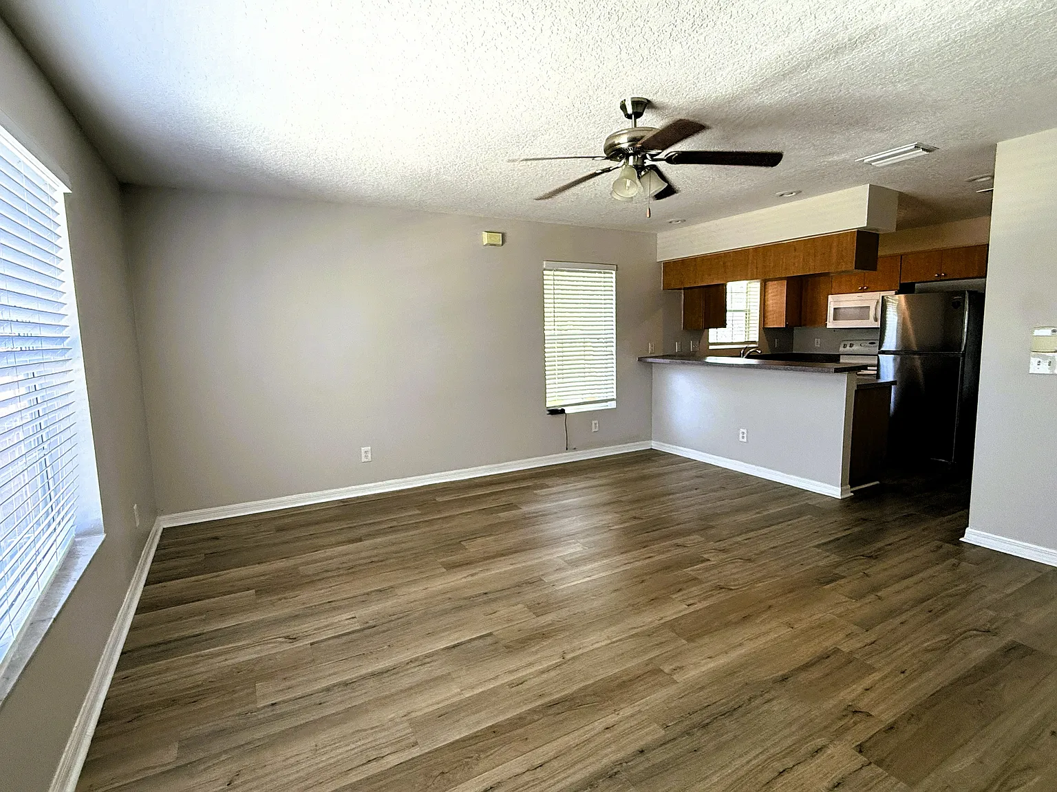 2 bed, 800 sqft, $1,849 — Photo 3