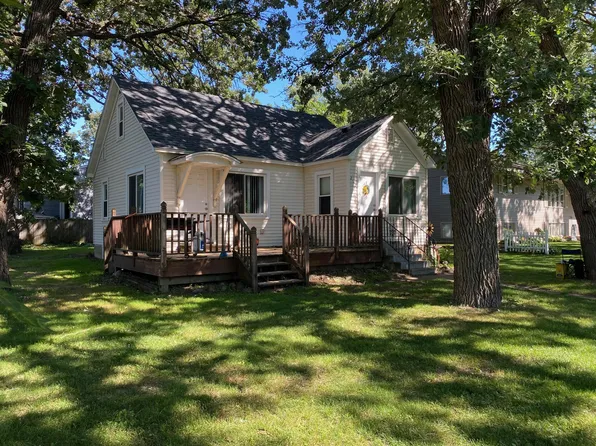 212 7th St NE, Little Falls, MN 56345