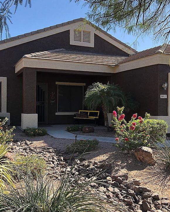 Beautiful 4 bedroom bungalo!