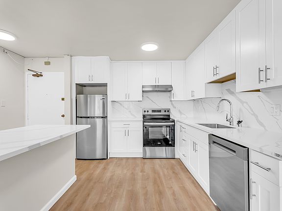 5th image of 3210 Geary Blvd #301