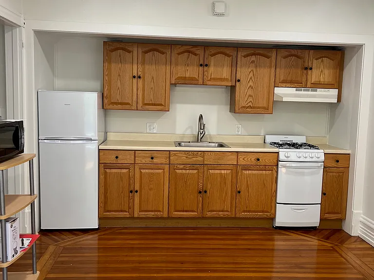 1026 Penn Ave #1 — Photo 3