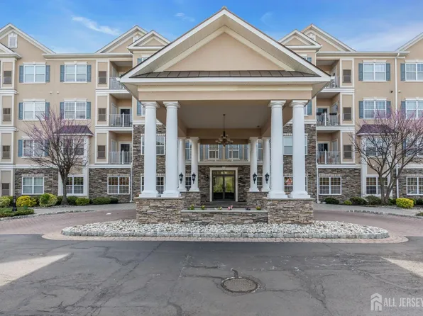 540 Cranbury Rd Unit 329, East Brunswick, NJ 08816