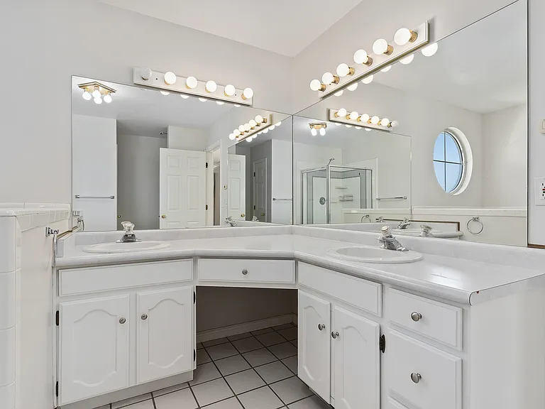 3666 S Pearblossom Cir — Photo 28