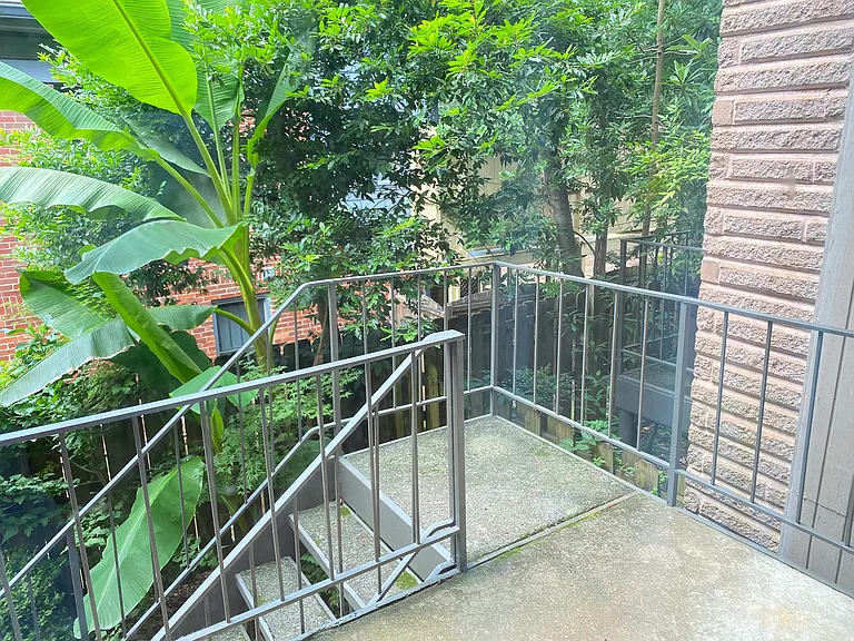 118 Greenwood Pl #D — Photo 6