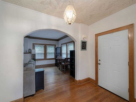 3rd image of 1842 Crosby St