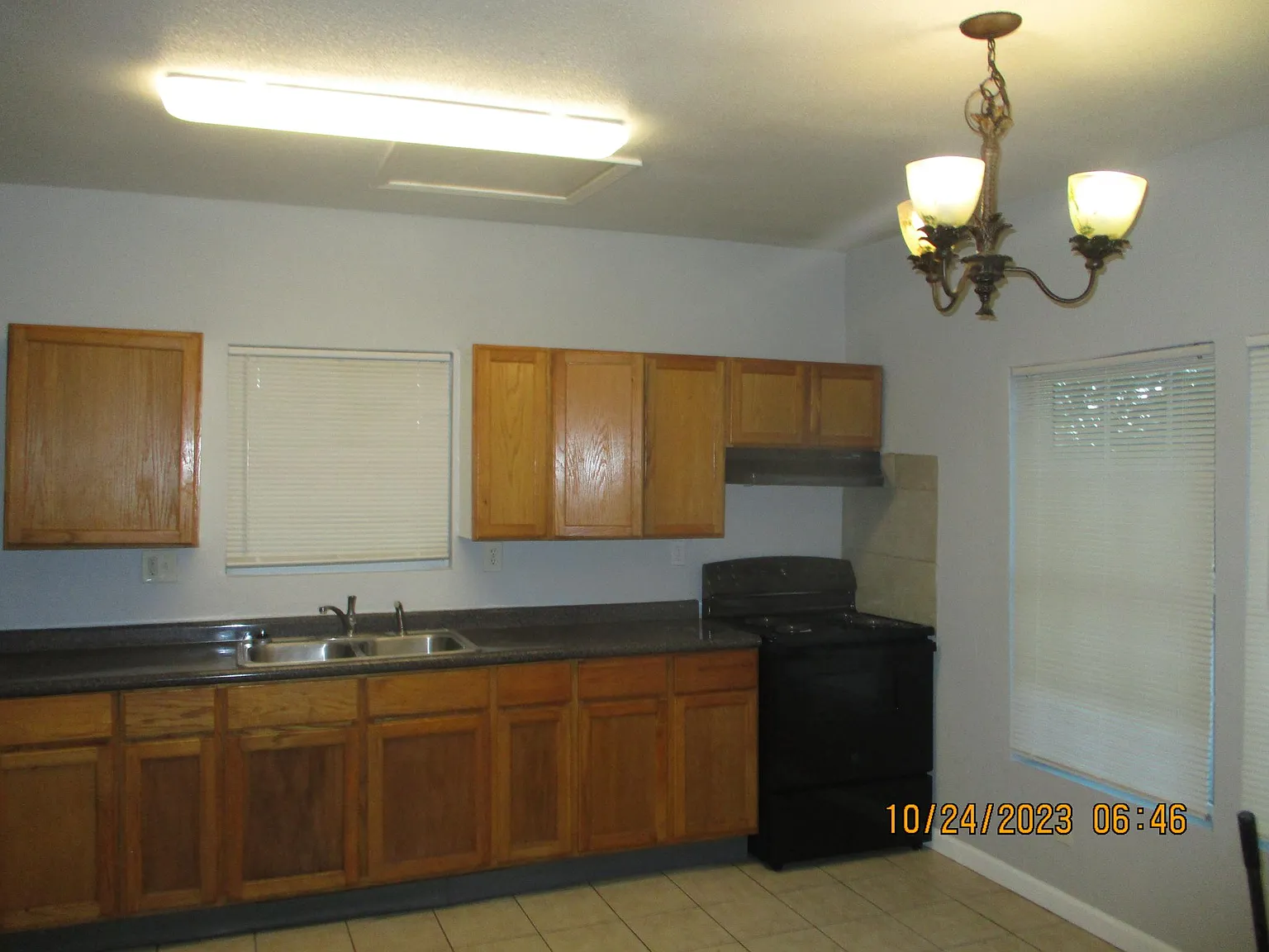 4323 Avenue R — Photo 4