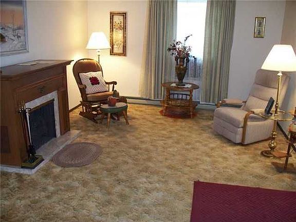 4th image of 305 N Harmony Dr