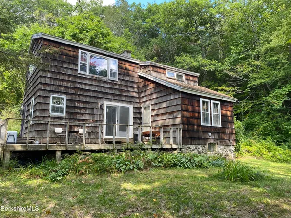 2000 New Boston Rd, Tolland, MA 01034