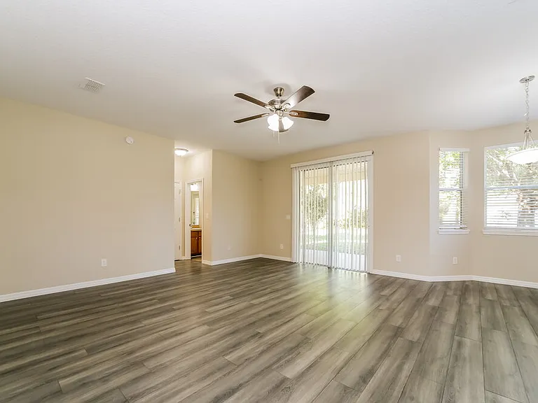 731 E Red House Branch Rd — Photo 4