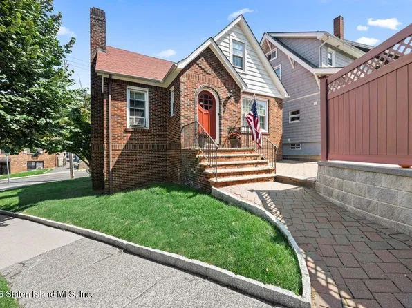 1 Duer Ln, Staten Island, NY 10301