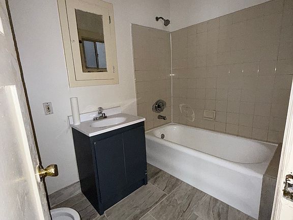 4th image of 1665 W 11th Pl APT 101