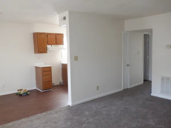 1914 Phillips Ave APT M, Greensboro, NC 27405
