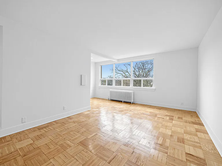 46 Montye Ave — Photo 6
