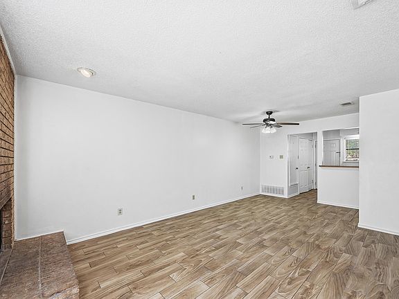 4th image of 2710 Wimbledon Ct APT D