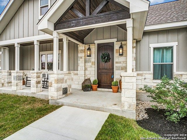 1st image of 518 Red Oak Dr