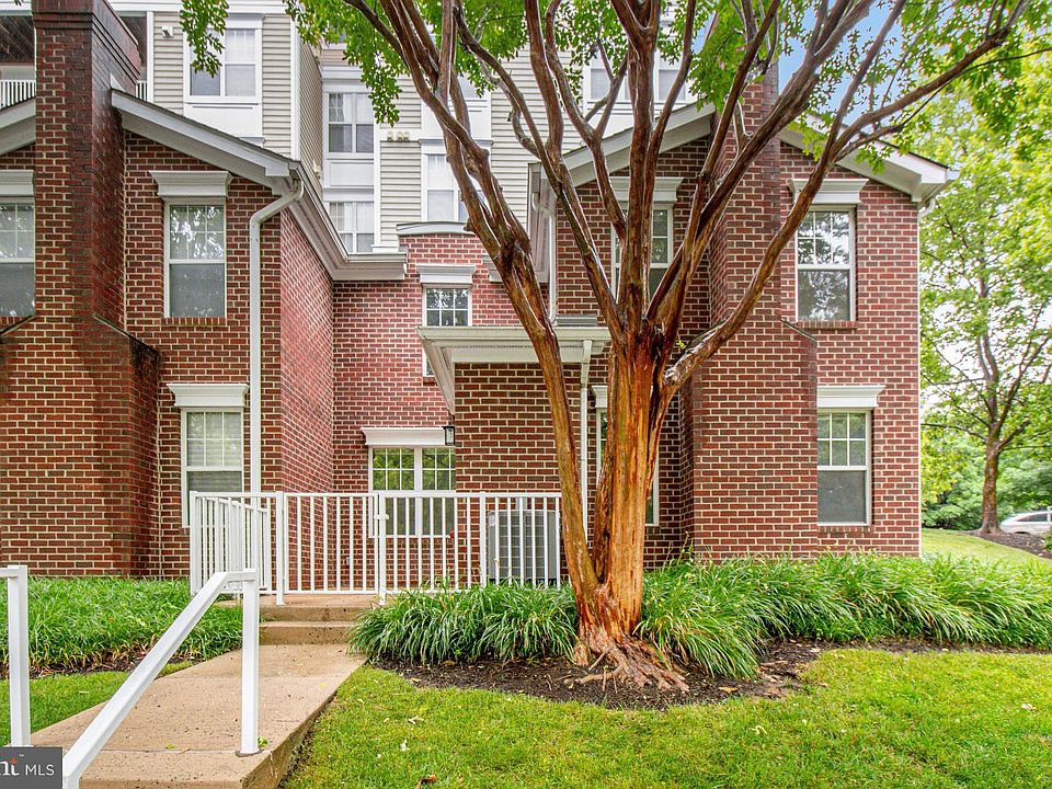 1st image of 1641 International Dr #Townhouse 27