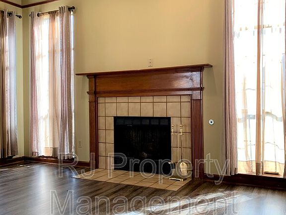 3rd image of 6678 Spencer Forest Cv W