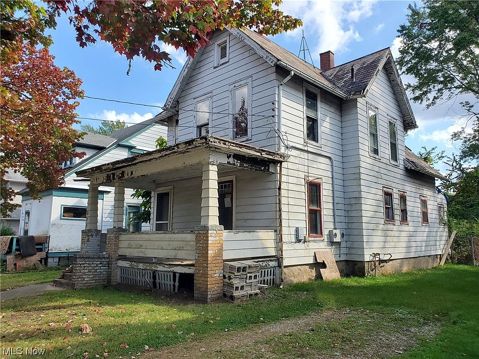 2nd image of 840 W 48th St