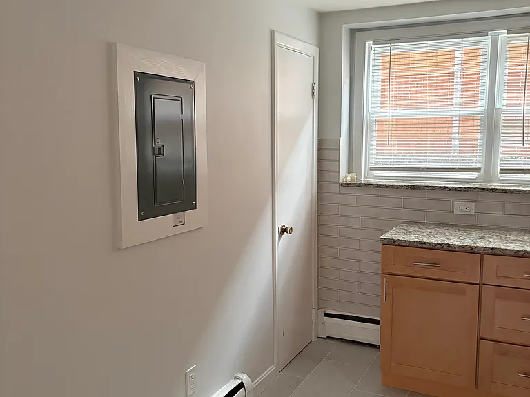89 Draper St #1 — Photo 6