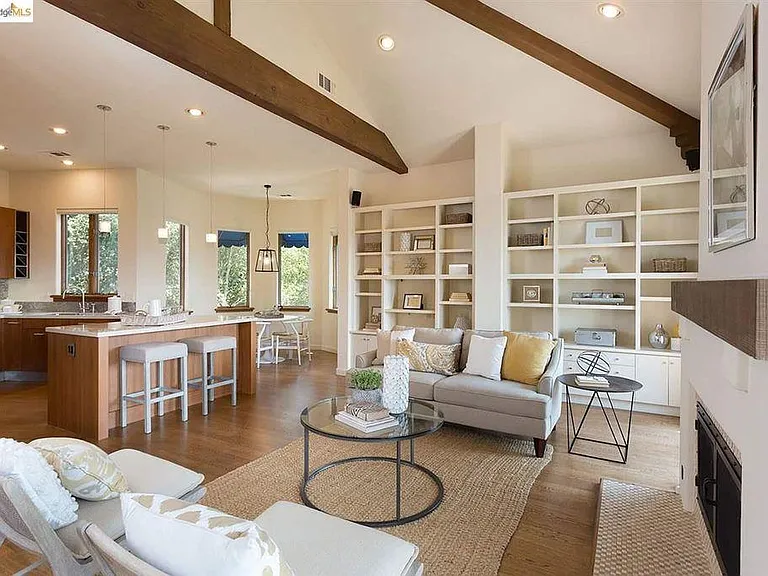 930 Aquarius Way — Photo 3